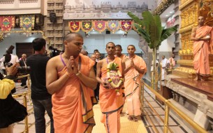 The President of India, Pranab Mukherjee, and other dignitaries visited the temple after the commemoration of Akshaya Patra's milestone of serving 2 billion meals