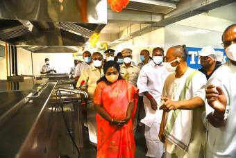 Akshaya Patra’s Vice-Chairman - Shri Chanchalapathi Dasa gives a detailed tour of the newly inaugurated kitchen.