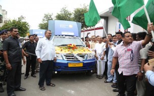 Flag-off ceremony of food distribution vans at Nagpur