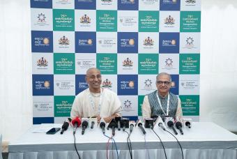 Shri Chanchalapathi Dasa, Co-Founder and Vice-Chairman and Shri Janardan Thakkar, Chairman, the Thakkar Family Foundation address the press.